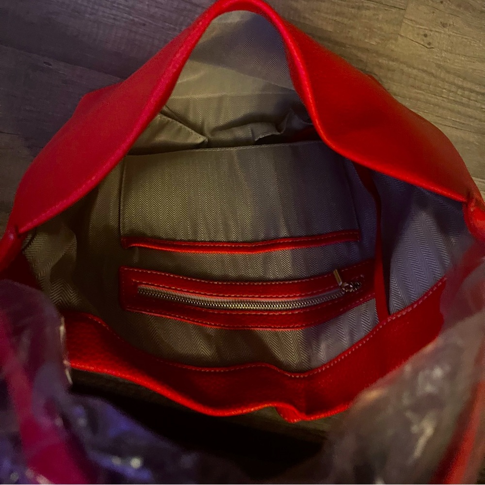 Dooney & Bourke Pebble Leather Small Logo Lock Sac